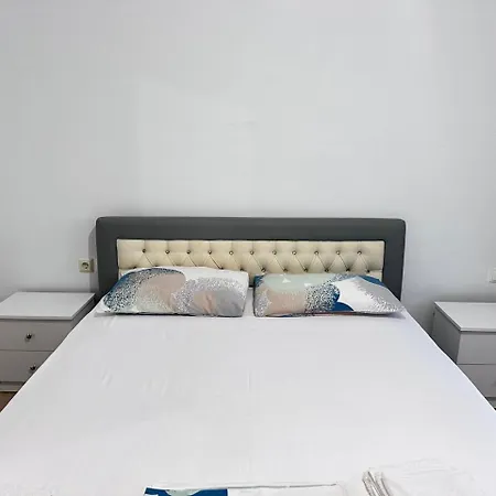 Roi Apartment *